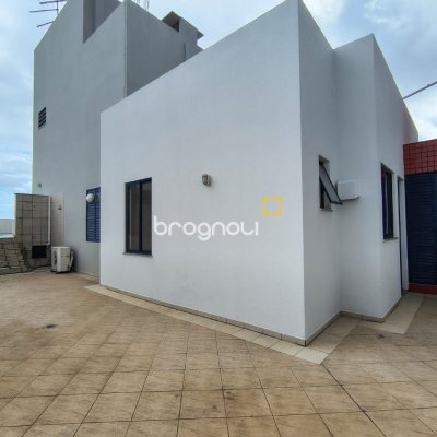Cobertura com 459m², 4 quartos (sendo 2 suítes), 3 garagens, no bairro Campinas em São José