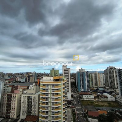 Cobertura com 459m², 4 quartos (sendo 2 suítes), 3 garagens, no bairro Campinas em São José