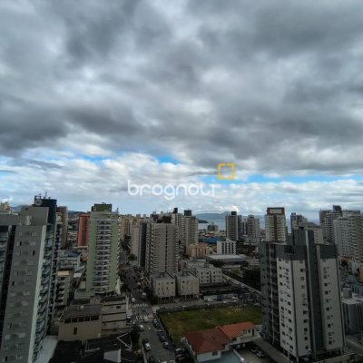 Cobertura com 459m², 4 quartos (sendo 2 suítes), 3 garagens, no bairro Campinas em São José