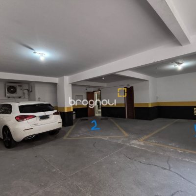Cobertura com 459m², 4 quartos (sendo 2 suítes), 3 garagens, no bairro Campinas em São José