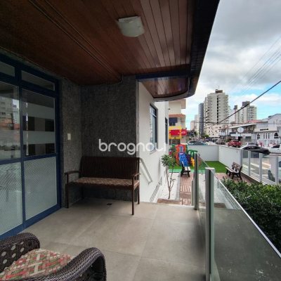 Cobertura com 459m², 4 quartos (sendo 2 suítes), 3 garagens, no bairro Campinas em São José
