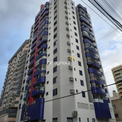 Cobertura com 459m², 4 quartos (sendo 2 suítes), 3 garagens, no bairro Campinas em São José
