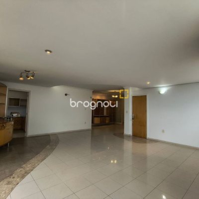 Cobertura com 459m², 4 quartos (sendo 2 suítes), 3 garagens, no bairro Campinas em São José