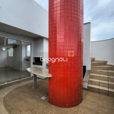 Cobertura com 459m², 4 quartos (sendo 2 suítes), 3 garagens, no bairro Campinas em São José