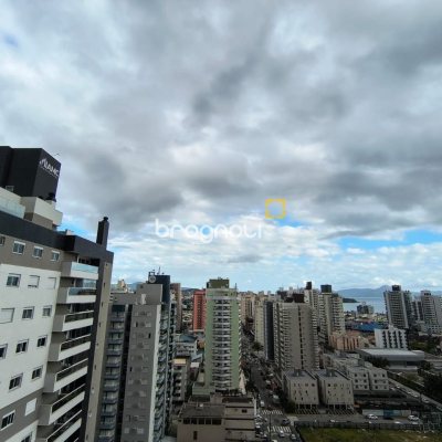 Cobertura com 459m², 4 quartos (sendo 2 suítes), 3 garagens, no bairro Campinas em São José