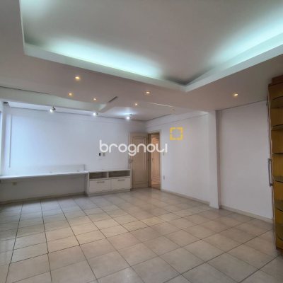 Cobertura com 459m², 4 quartos (sendo 2 suítes), 3 garagens, no bairro Campinas em São José