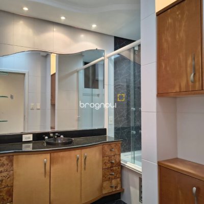 Cobertura com 459m², 4 quartos (sendo 2 suítes), 3 garagens, no bairro Campinas em São José