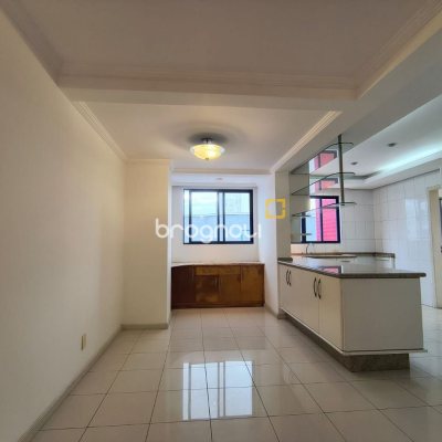 Cobertura com 459m², 4 quartos (sendo 2 suítes), 3 garagens, no bairro Campinas em São José