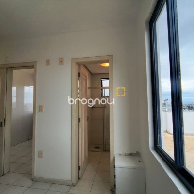 Cobertura com 459m², 4 quartos (sendo 2 suítes), 3 garagens, no bairro Campinas em São José