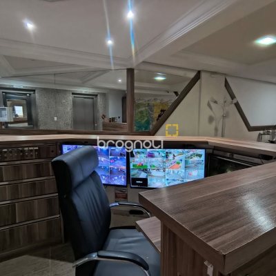 Cobertura com 459m², 4 quartos (sendo 2 suítes), 3 garagens, no bairro Campinas em São José
