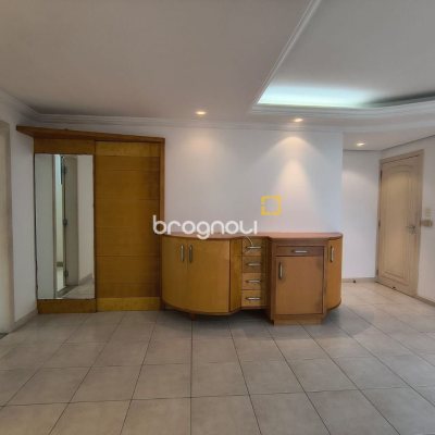 Cobertura com 459m², 4 quartos (sendo 2 suítes), 3 garagens, no bairro Campinas em São José