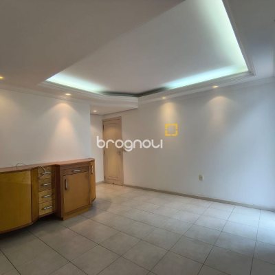 Cobertura com 459m², 4 quartos (sendo 2 suítes), 3 garagens, no bairro Campinas em São José