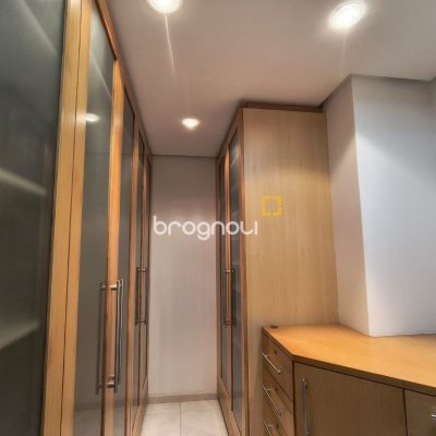 Cobertura com 459m², 4 quartos (sendo 2 suítes), 3 garagens, no bairro Campinas em São José