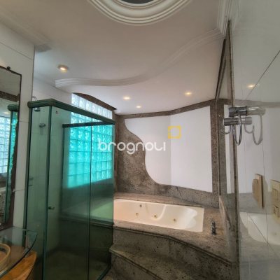 Cobertura com 459m², 4 quartos (sendo 2 suítes), 3 garagens, no bairro Campinas em São José