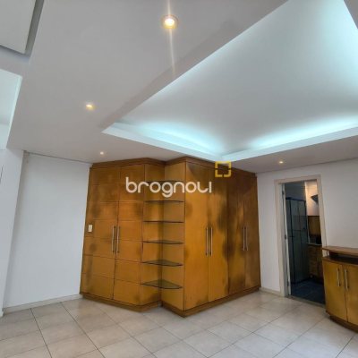 Cobertura com 459m², 4 quartos (sendo 2 suítes), 3 garagens, no bairro Campinas em São José