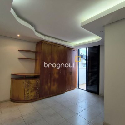 Cobertura com 459m², 4 quartos (sendo 2 suítes), 3 garagens, no bairro Campinas em São José
