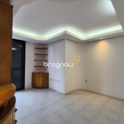 Cobertura com 459m², 4 quartos (sendo 2 suítes), 3 garagens, no bairro Campinas em São José