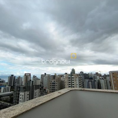 Cobertura com 459m², 4 quartos (sendo 2 suítes), 3 garagens, no bairro Campinas em São José