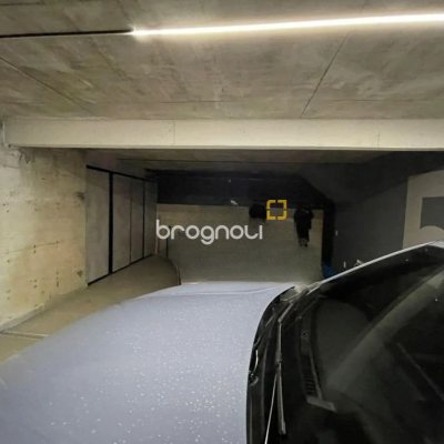 Casa de Condomínio com 413m², 3 quartos (sendo 3 suítes), 5 garagens, no bairro Lagoa da Conceição em Florianópolis