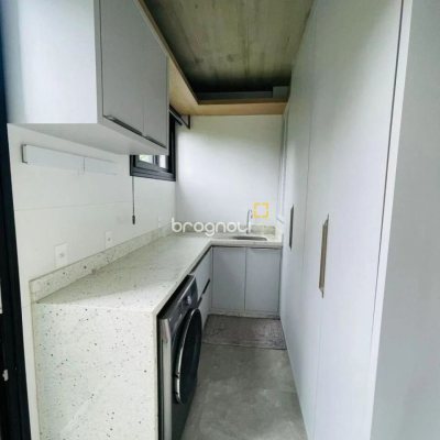 Casa de Condomínio com 413m², 3 quartos (sendo 3 suítes), 5 garagens, no bairro Lagoa da Conceição em Florianópolis