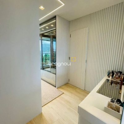 Casa de Condomínio com 413m², 3 quartos (sendo 3 suítes), 5 garagens, no bairro Lagoa da Conceição em Florianópolis