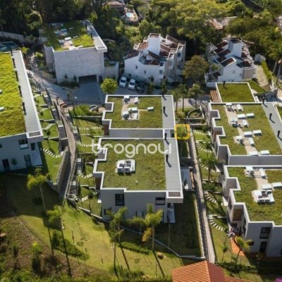 Casa de Condomínio com 413m², 3 quartos (sendo 3 suítes), 5 garagens, no bairro Lagoa da Conceição em Florianópolis