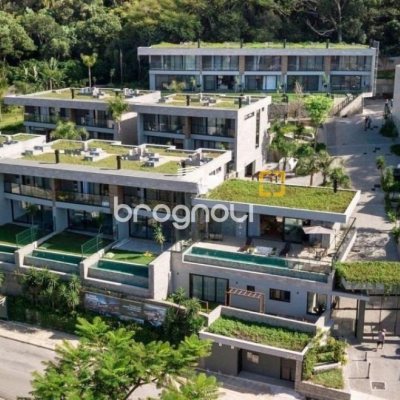 Casa de Condomínio com 413m², 3 quartos (sendo 3 suítes), 5 garagens, no bairro Lagoa da Conceição em Florianópolis