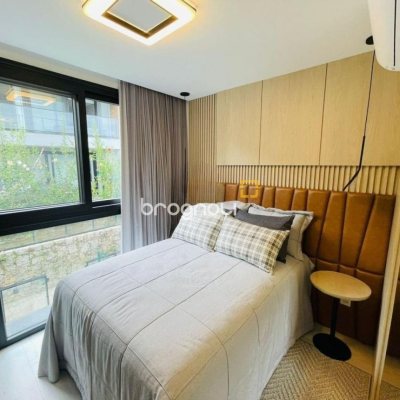 Casa de Condomínio com 413m², 3 quartos (sendo 3 suítes), 5 garagens, no bairro Lagoa da Conceição em Florianópolis