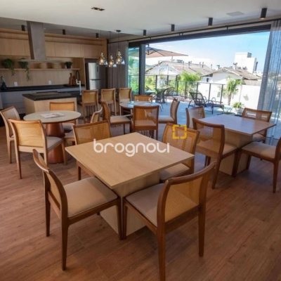 Casa de Condomínio com 413m², 3 quartos (sendo 3 suítes), 5 garagens, no bairro Lagoa da Conceição em Florianópolis