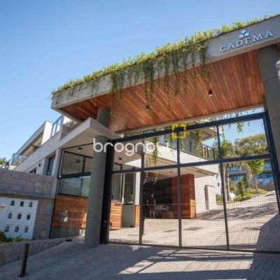 Casa de Condomínio com 413m², 3 quartos (sendo 3 suítes), 5 garagens, no bairro Lagoa da Conceição em Florianópolis