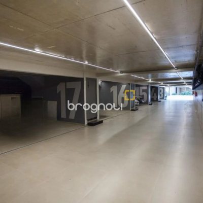Casa de Condomínio com 413m², 3 quartos (sendo 3 suítes), 5 garagens, no bairro Lagoa da Conceição em Florianópolis