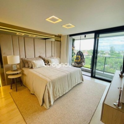 Casa de Condomínio com 413m², 3 quartos (sendo 3 suítes), 5 garagens, no bairro Lagoa da Conceição em Florianópolis