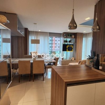 Cobertura com 206m², 2 quartos (sendo 2 suítes), 2 garagens, no bairro Agronômica em Florianópolis