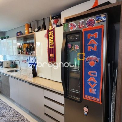 Cobertura com 206m², 2 quartos (sendo 2 suítes), 2 garagens, no bairro Agronômica em Florianópolis