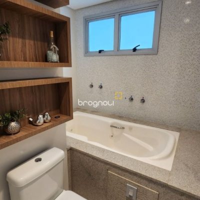 Cobertura com 206m², 2 quartos (sendo 2 suítes), 2 garagens, no bairro Agronômica em Florianópolis