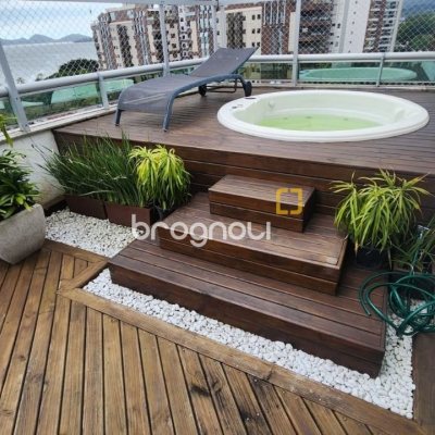 Cobertura com 206m², 2 quartos (sendo 2 suítes), 2 garagens, no bairro Agronômica em Florianópolis