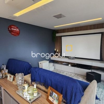 Cobertura com 206m², 2 quartos (sendo 2 suítes), 2 garagens, no bairro Agronômica em Florianópolis
