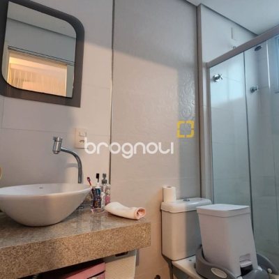 Cobertura com 206m², 2 quartos (sendo 2 suítes), 2 garagens, no bairro Agronômica em Florianópolis