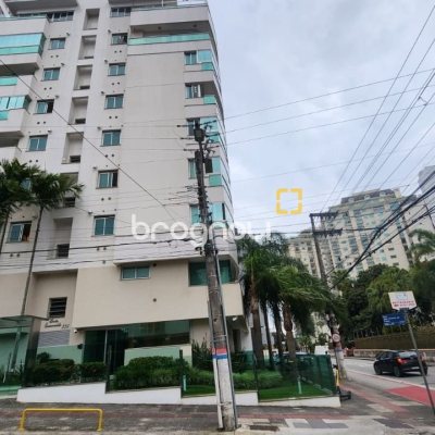 Cobertura com 206m², 2 quartos (sendo 2 suítes), 2 garagens, no bairro Agronômica em Florianópolis