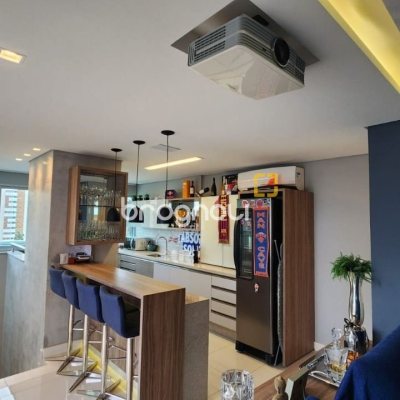 Cobertura com 206m², 2 quartos (sendo 2 suítes), 2 garagens, no bairro Agronômica em Florianópolis