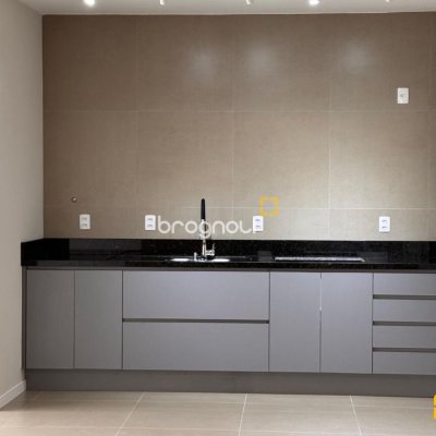 Apartamento com 104m², 3 quartos (sendo 1 suíte), 1 garagem, no bairro Centro em Florianópolis
