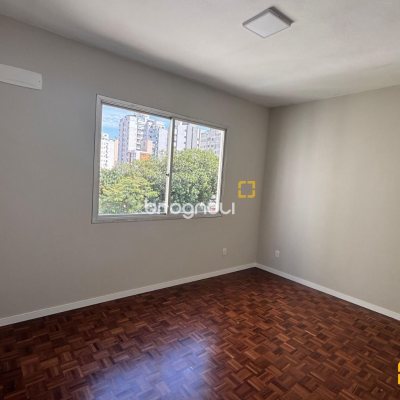 Apartamento com 104m², 3 quartos (sendo 1 suíte), 1 garagem, no bairro Centro em Florianópolis