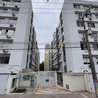 Apartamento com 104m², 3 quartos (sendo 1 suíte), 1 garagem, no bairro Centro em Florianópolis
