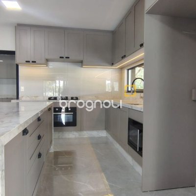 Sítio com 342m², 4 quartos (sendo 2 suítes), 2 garagens, no bairro Colônia Santa Luzia em Santo Amaro da Imperatriz
