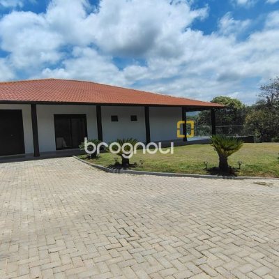 Sítio com 342m², 4 quartos (sendo 2 suítes), 2 garagens, no bairro Colônia Santa Luzia em Santo Amaro da Imperatriz