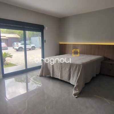 Sítio com 342m², 4 quartos (sendo 2 suítes), 2 garagens, no bairro Colônia Santa Luzia em Santo Amaro da Imperatriz