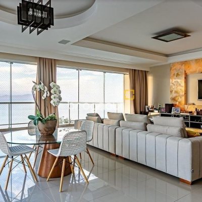 Cobertura com 487m², 4 quartos (sendo 4 suítes), 4 garagens, no bairro João Paulo em Florianópolis
