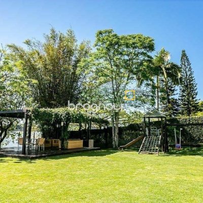 Cobertura com 487m², 4 quartos (sendo 4 suítes), 4 garagens, no bairro João Paulo em Florianópolis