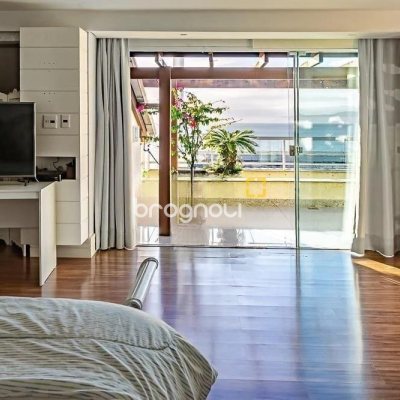 Cobertura com 487m², 4 quartos (sendo 4 suítes), 4 garagens, no bairro João Paulo em Florianópolis