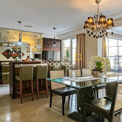 Cobertura com 487m², 4 quartos (sendo 4 suítes), 4 garagens, no bairro João Paulo em Florianópolis